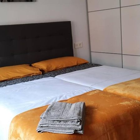 Apartamentos Milan 2 Овьедо Экстерьер фото