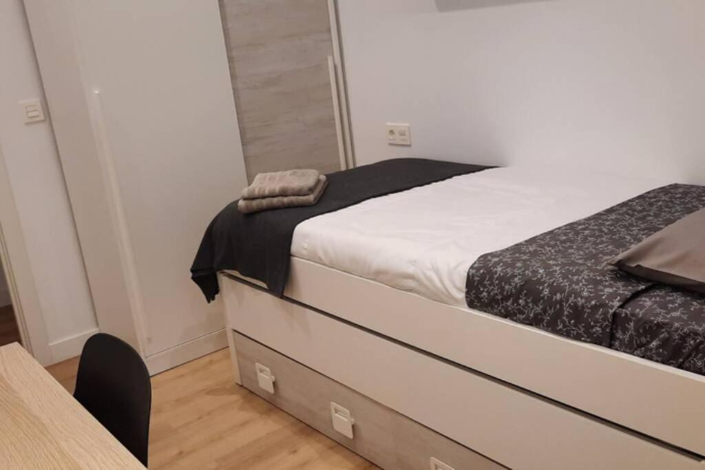 Apartamentos Milan 2 Овьедо Экстерьер фото