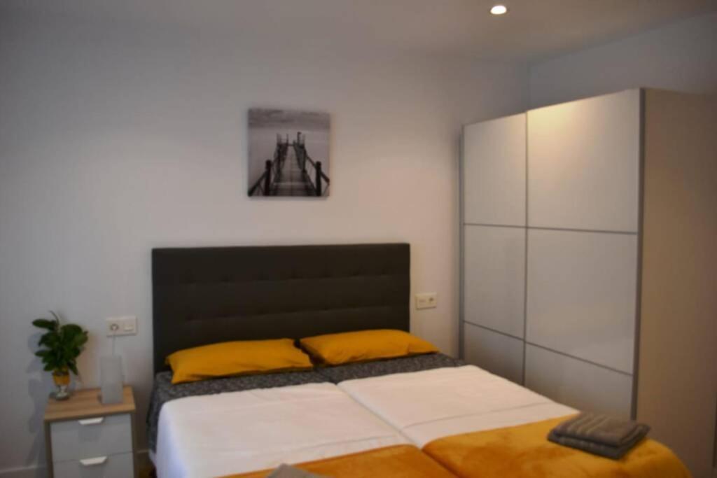 Apartamentos Milan 2 Овьедо Экстерьер фото