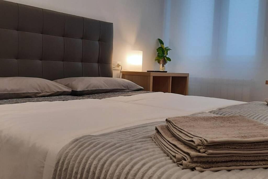 Apartamentos Milan 2 Овьедо Экстерьер фото